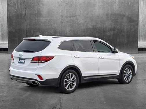 2017 Hyundai SANTA FE SE