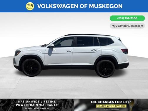 Opal White Pearl 2026 Volkswagen Atlas 2.0T SE w/Technology 4MOTION