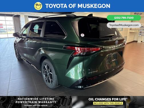 2025 Toyota Sienna Platinum 7 Passenger