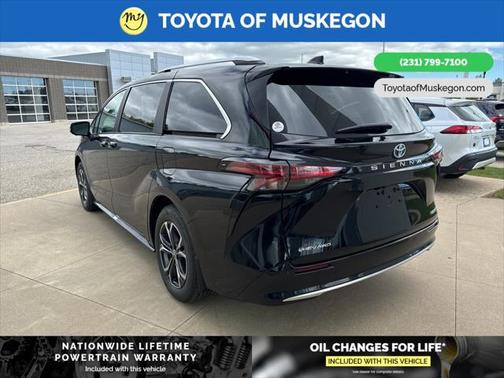2025 Toyota Sienna Platinum 7 Passenger