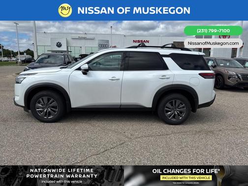2025 Nissan Pathfinder SV