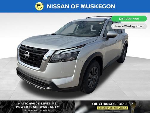 2025 Nissan Pathfinder SV