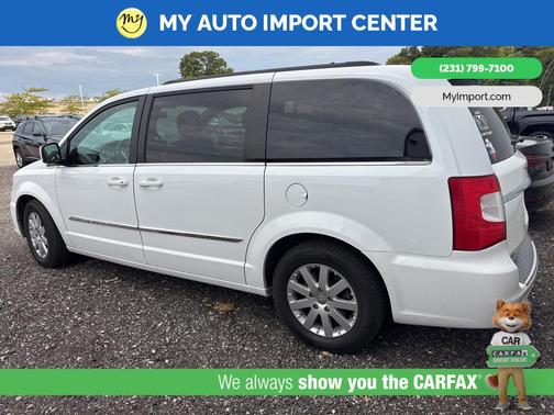 2016 Chrysler Town & Country Touring