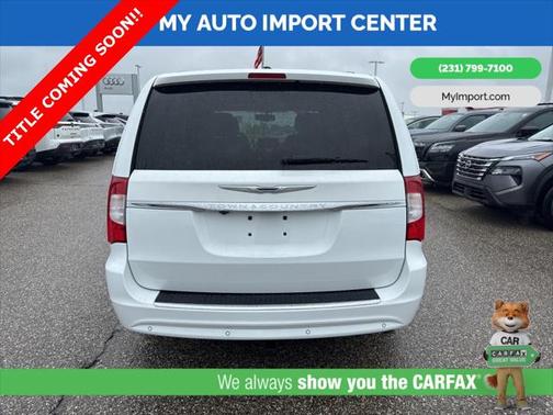 2016 Chrysler Town & Country Touring-L