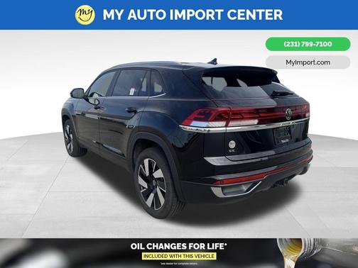 Black 2024 Volkswagen Atlas Cross Sport 2.0T SE w/Technology 4MOTION
