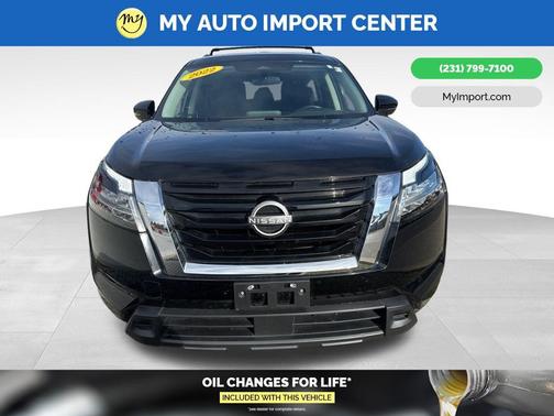 2022 Nissan Pathfinder SV