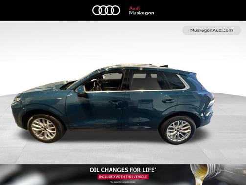 Malpelo Blue Metallic 2026 Audi Q3 S line