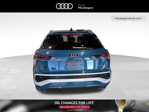 Malpelo Blue Metallic 2026 Audi Q3 S line