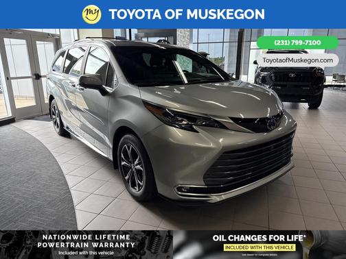 2025 Toyota Sienna Platinum 7 Passenger