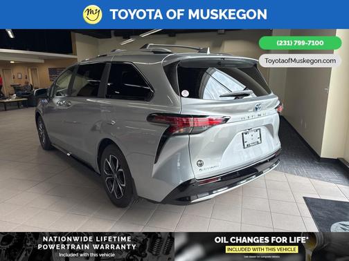 2025 Toyota Sienna Platinum 7 Passenger