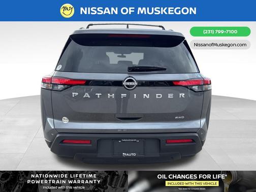 2025 Nissan Pathfinder SV