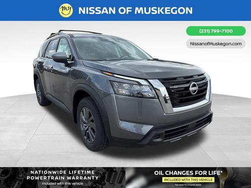 2025 Nissan Pathfinder SV