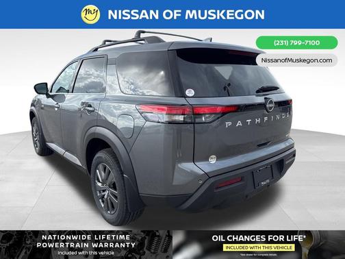 2025 Nissan Pathfinder SV