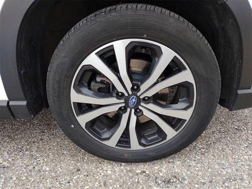 Photo 2 of 22 of 2019 Subaru Forester Limited