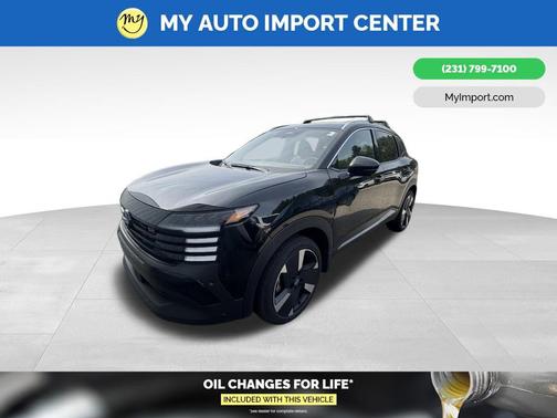 Super Black 2025 Nissan Kicks SR
