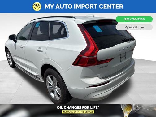 2022 Volvo XC60 B5 Momentum