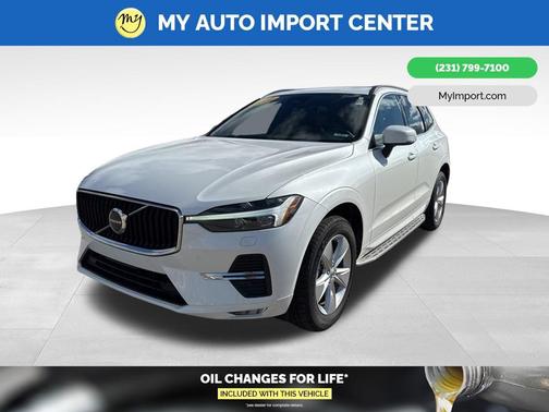 2022 Volvo XC60 B5 Momentum