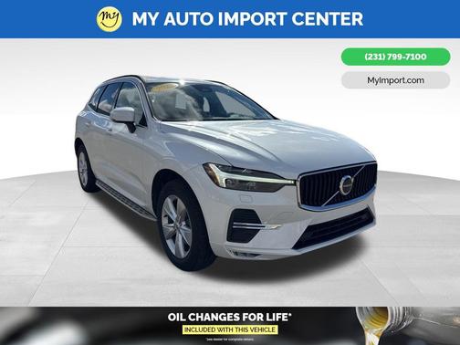 2022 Volvo XC60 B5 Momentum