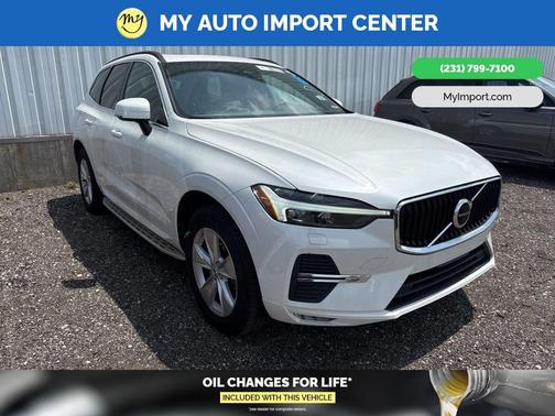 2022 Volvo XC60 B5 Momentum