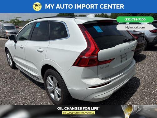2022 Volvo XC60 B5 Momentum
