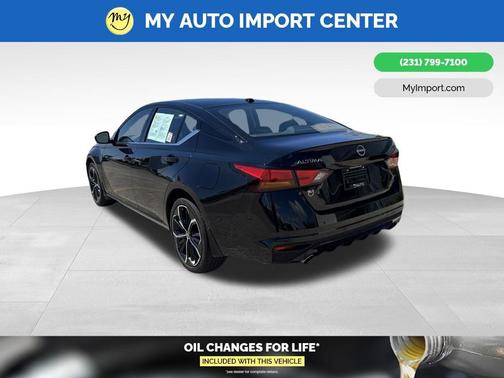 Super Black Clearcoat 2024 Nissan Altima 2.5 SR