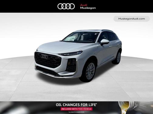 Glacier White Metallic 2026 Audi Q3 S line
