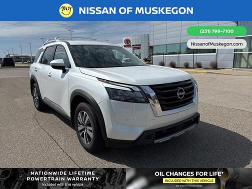 2025 Nissan Pathfinder SL