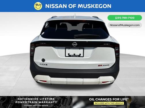 2025 Nissan Kicks SR