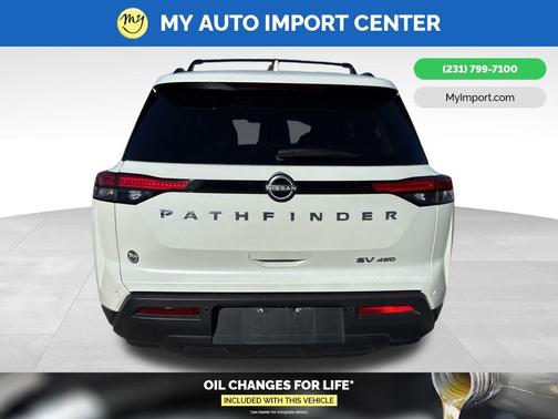 2024 Nissan Pathfinder SV