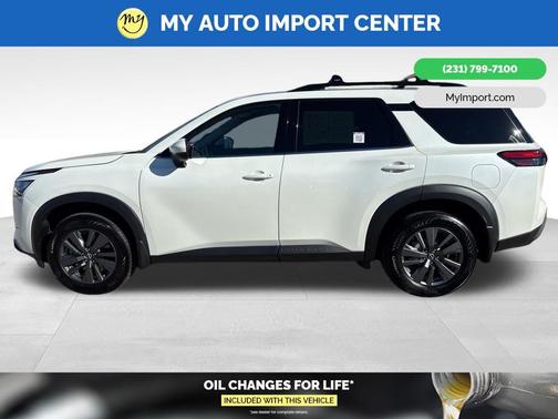 2024 Nissan Pathfinder SV