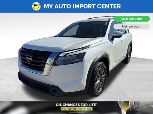 2024 Nissan Pathfinder SV