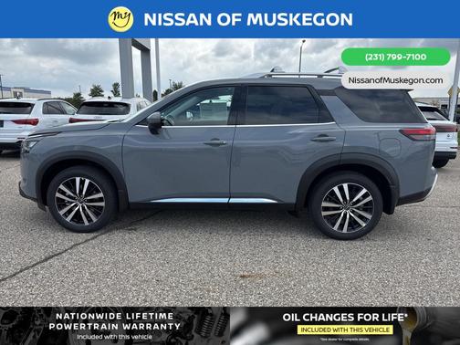 2025 Nissan Pathfinder Platinum 4WD