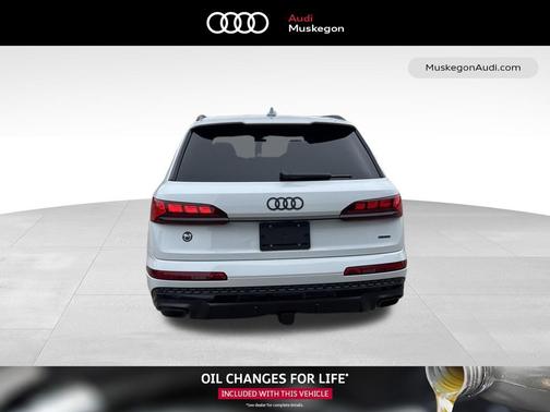 Glacier White Metallic 2026 Audi Q7 55 Prestige