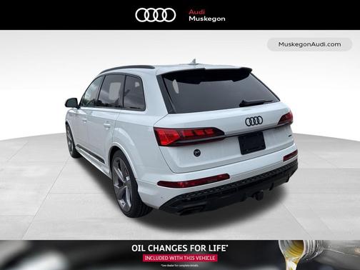 Glacier White Metallic 2026 Audi Q7 55 Prestige