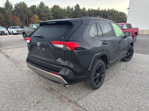 2024 Toyota RAV4 Hybrid SE