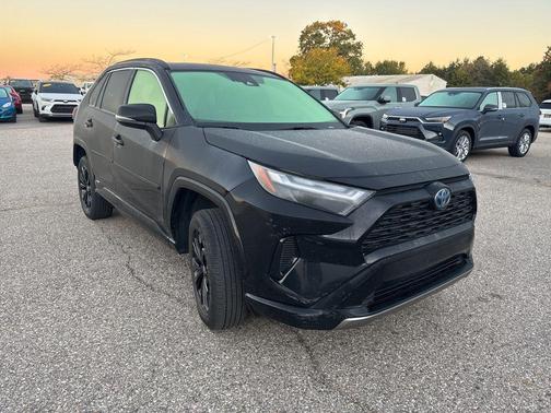 2024 Toyota RAV4 Hybrid SE