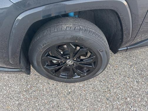 2024 Toyota RAV4 Hybrid SE