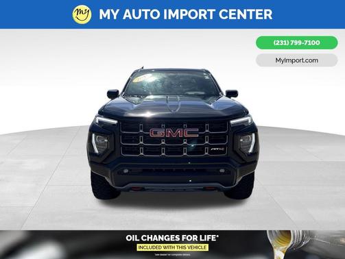Onyx Black 2025 GMC Canyon AT4