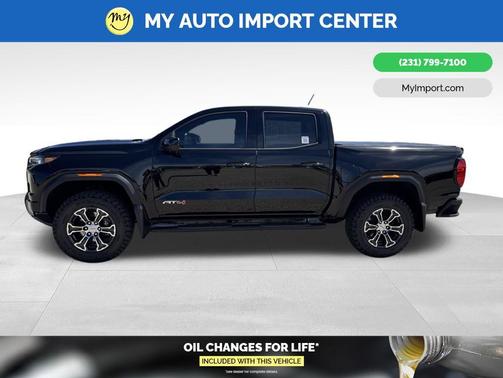Onyx Black 2025 GMC Canyon AT4