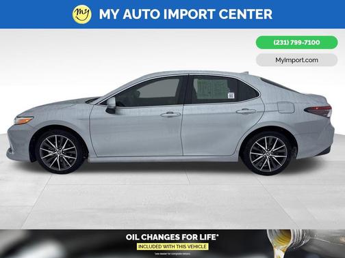 2023 Toyota Camry Hybrid XLE