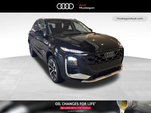 Mythos Black Metallic 2026 Audi Q3 S line