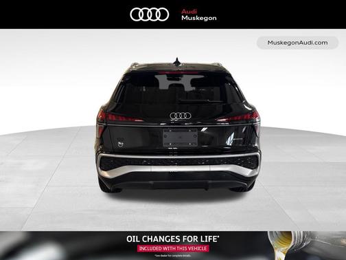 Mythos Black Metallic 2026 Audi Q3 S line