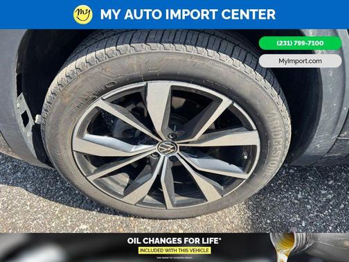 Deep Black 2025 Volkswagen Atlas 2.0T SEL Premium R-Line 4MOTION