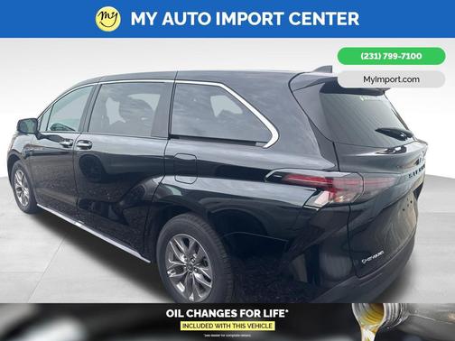 2025 Toyota Sienna XLE