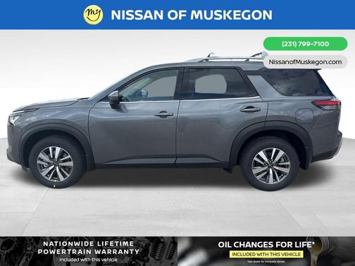 2025 Nissan Pathfinder SL