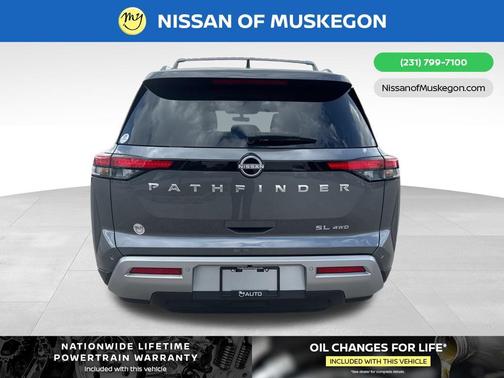 2025 Nissan Pathfinder SL