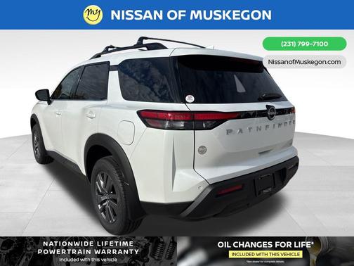 2025 Nissan Pathfinder SV