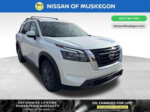 2025 Nissan Pathfinder SV