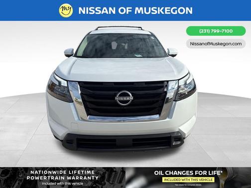 2025 Nissan Pathfinder SV