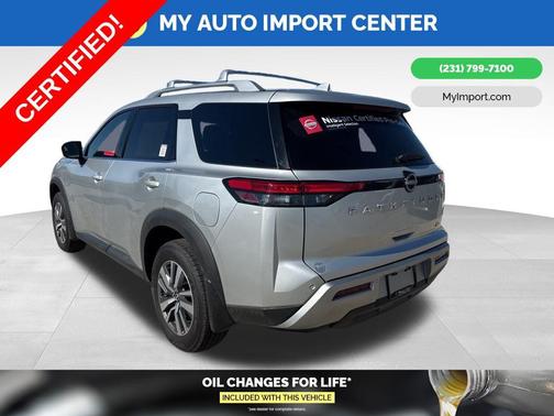 2024 Nissan Pathfinder SL